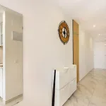 Ponderosa Ocean Breeze Апартаменти *